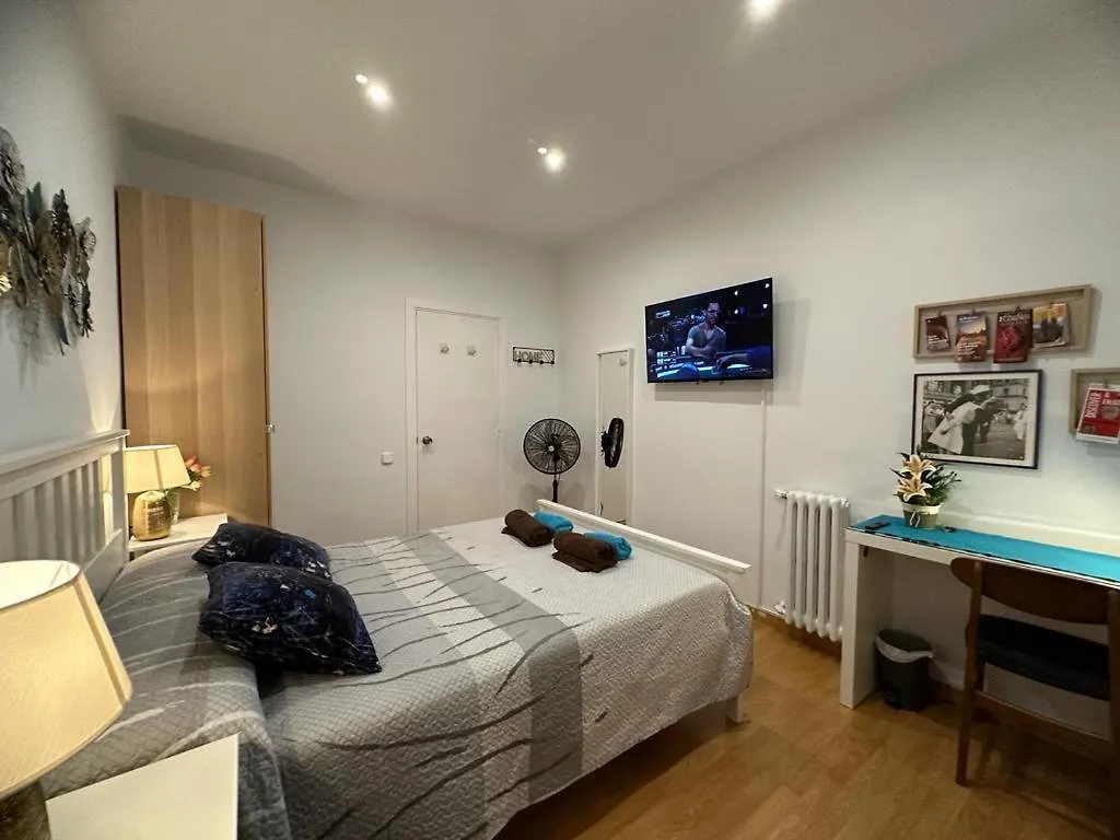 Rooms In The Center Of Barcelona Bed and breakfast